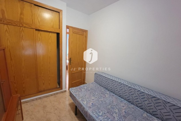 Z drugiej ręki - Mieszkanie w bloku -
Torrevieja - Playa del Cura