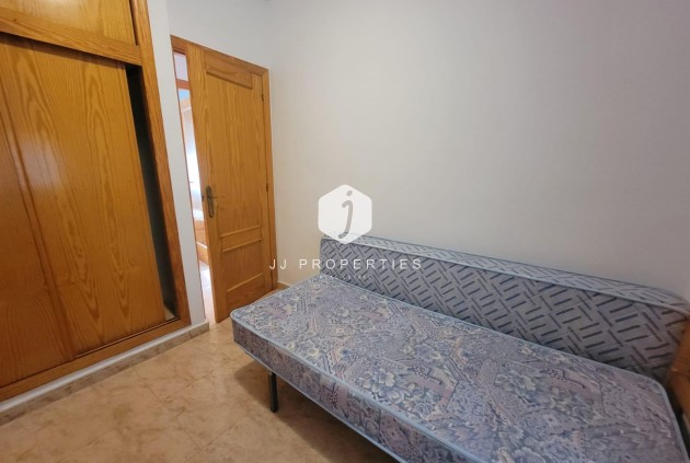 Z drugiej ręki - Mieszkanie w bloku -
Torrevieja - Playa del Cura