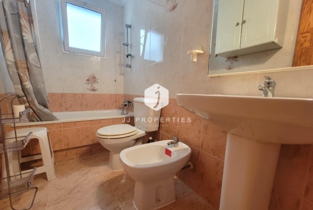 Z drugiej ręki - Mieszkanie w bloku -
Torrevieja - Playa del Cura