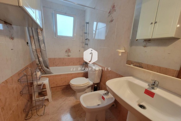 Z drugiej ręki - Mieszkanie w bloku -
Torrevieja - Playa del Cura