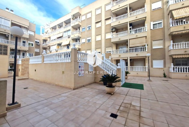 Z drugiej ręki - Mieszkanie w bloku -
Torrevieja - Playa del Cura