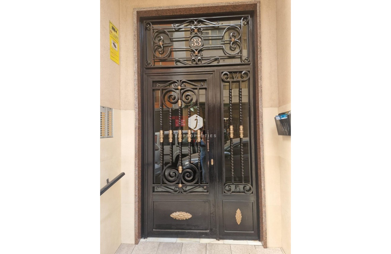 Z drugiej ręki - Mieszkanie w bloku -
Torrevieja - Playa del Cura