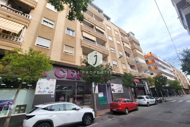 Z drugiej ręki - Mieszkanie w bloku -
Torrevieja - Playa del Cura