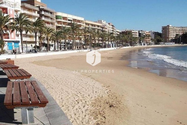 Z drugiej ręki - Mieszkanie w bloku -
Torrevieja - Playa del Cura