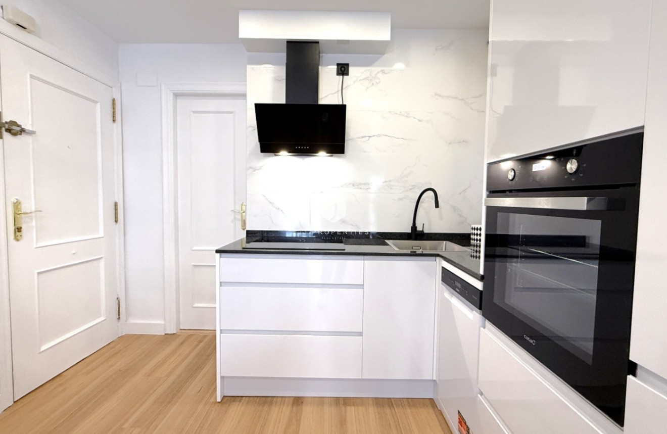 Resale - Apartment / flat -
Torrevieja - Costa Blanca