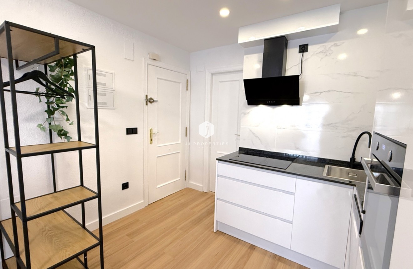 Resale - Apartment / flat -
Torrevieja - Costa Blanca