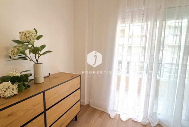 Resale - Apartment / flat -
Torrevieja - Costa Blanca