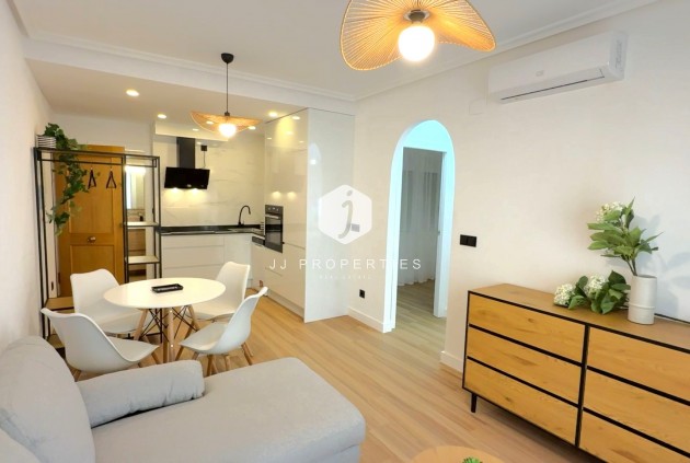 Resale - Apartment / flat -
Torrevieja - Costa Blanca