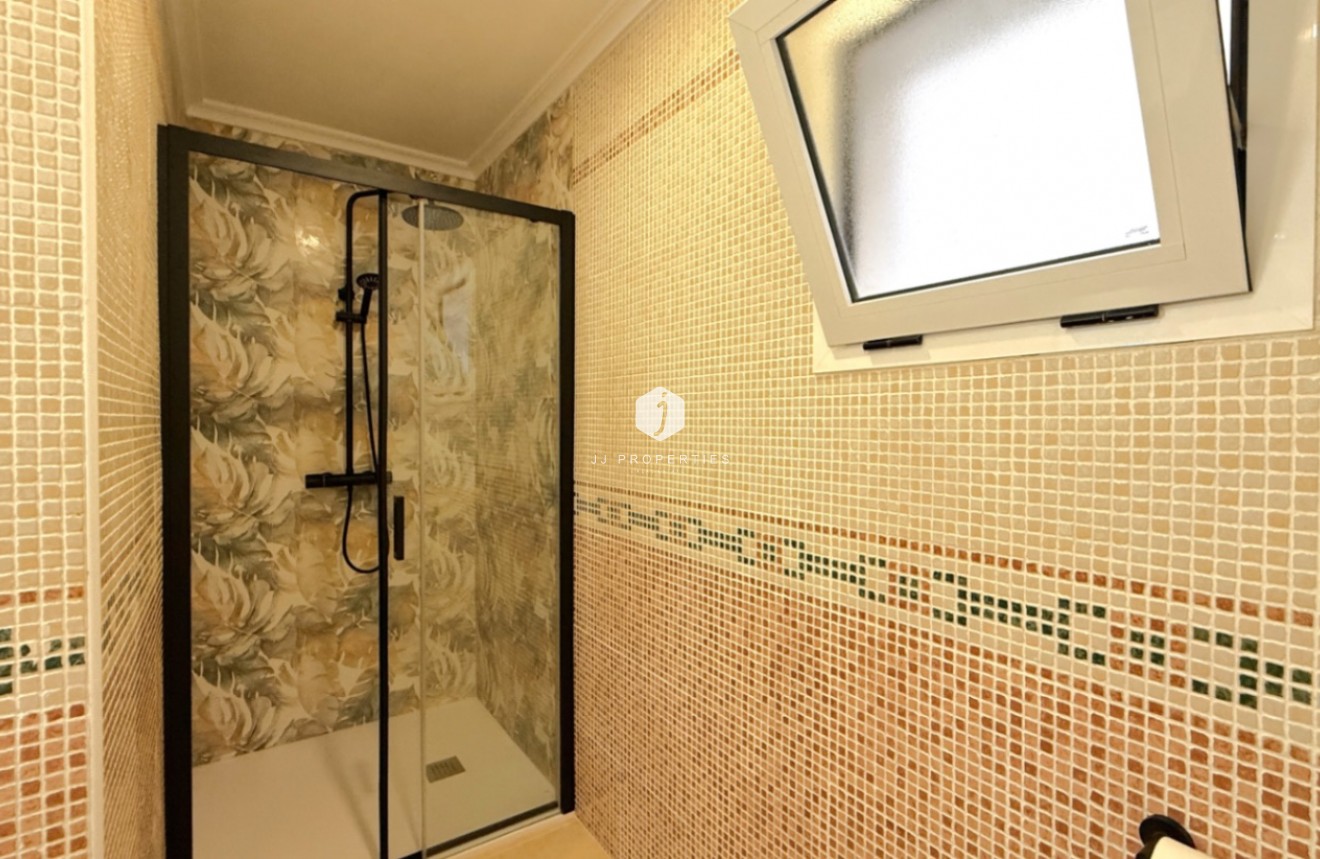 Resale - Apartment / flat -
Torrevieja - Costa Blanca