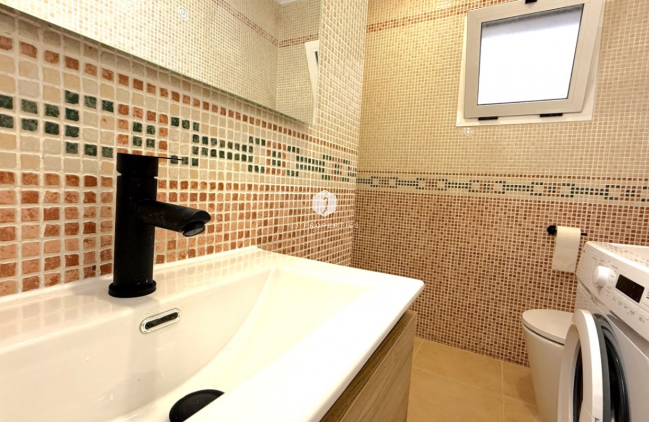 Resale - Apartment / flat -
Torrevieja - Costa Blanca