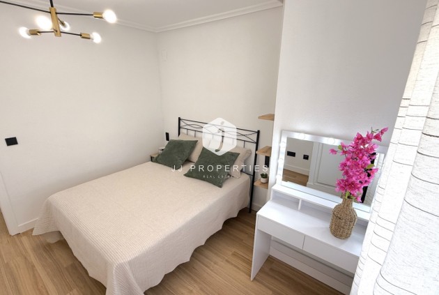 Resale - Apartment / flat -
Torrevieja - Costa Blanca