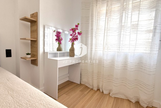 Resale - Apartment / flat -
Torrevieja - Costa Blanca