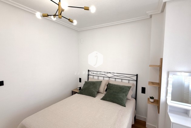 Resale - Apartment / flat -
Torrevieja - Costa Blanca