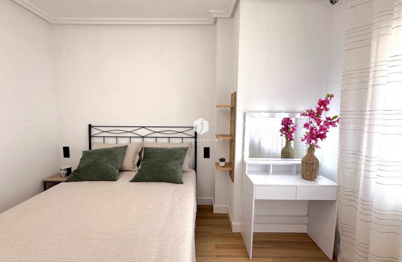 Resale - Apartment / flat -
Torrevieja - Costa Blanca