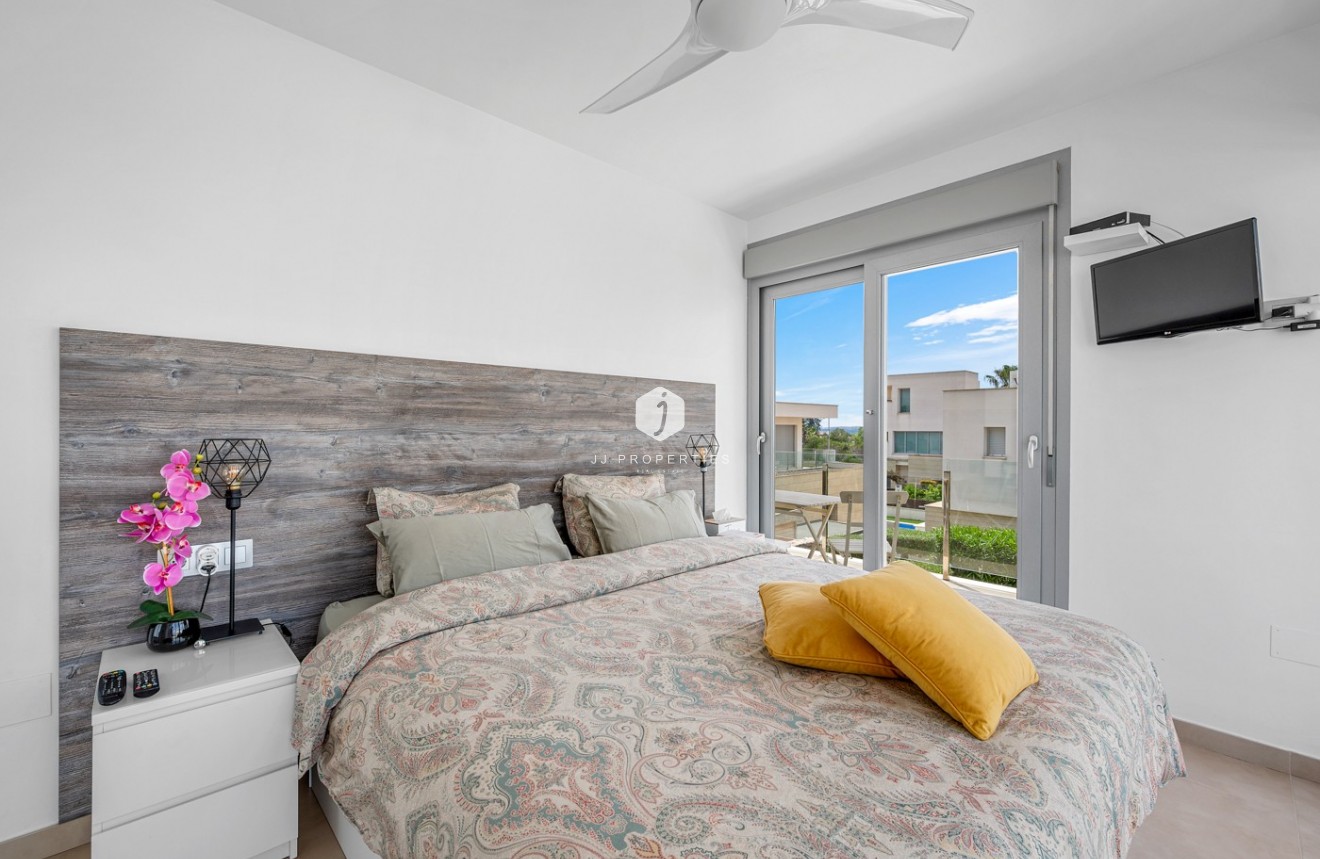 Segunda mano - Villa -
Orihuela Costa - Costa Blanca