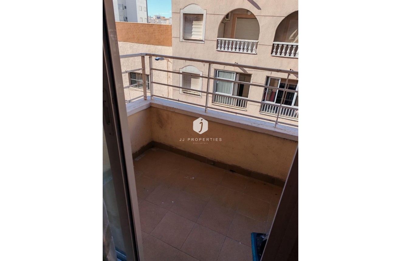 Segunda mano - Apartamento / piso -
Torrevieja - Centro