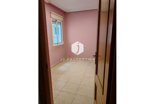 Segunda mano - Apartamento / piso -
Torrevieja - Centro