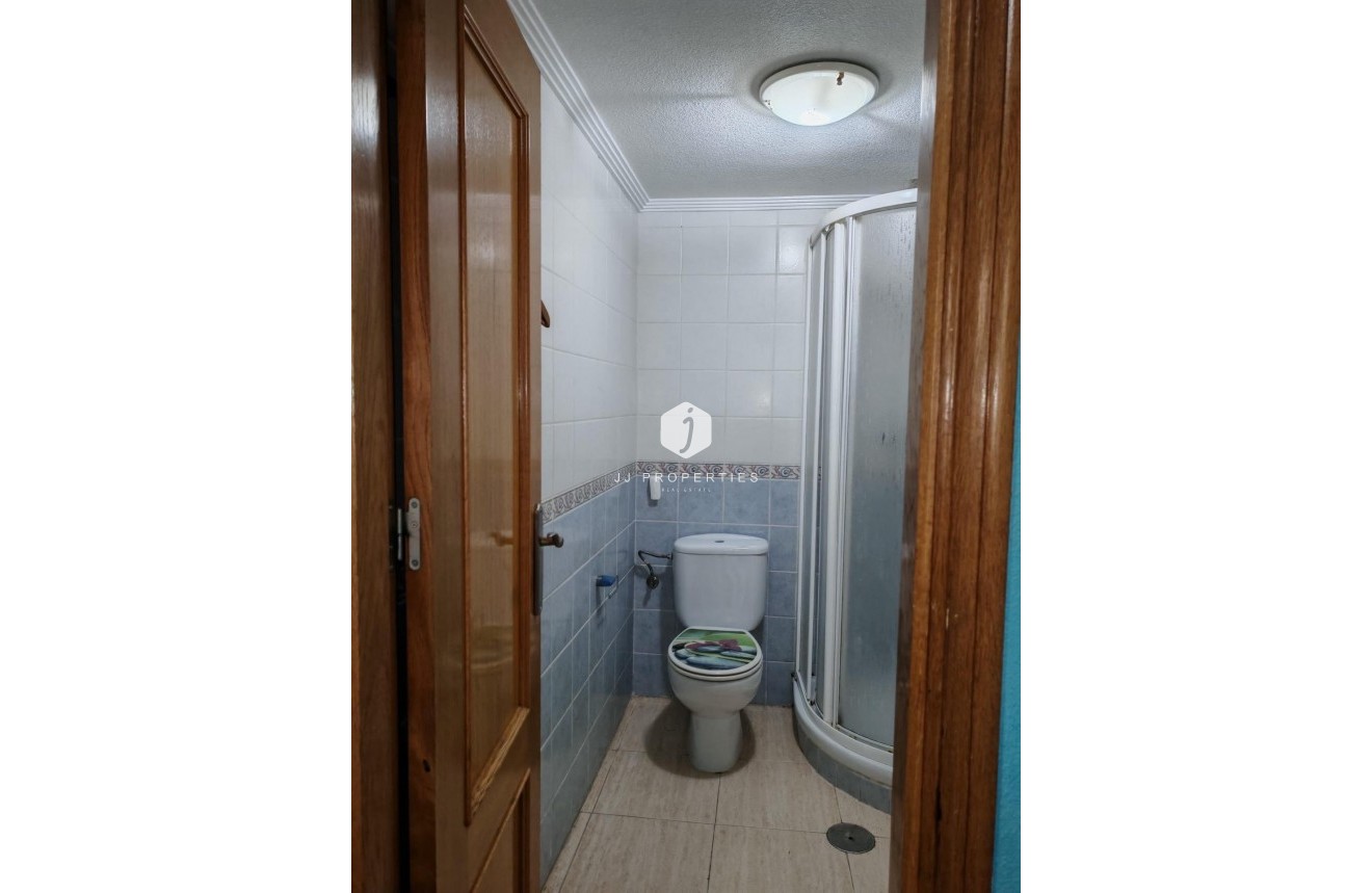 Segunda mano - Apartamento / piso -
Torrevieja - Centro