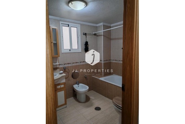 Segunda mano - Apartamento / piso -
Torrevieja - Centro