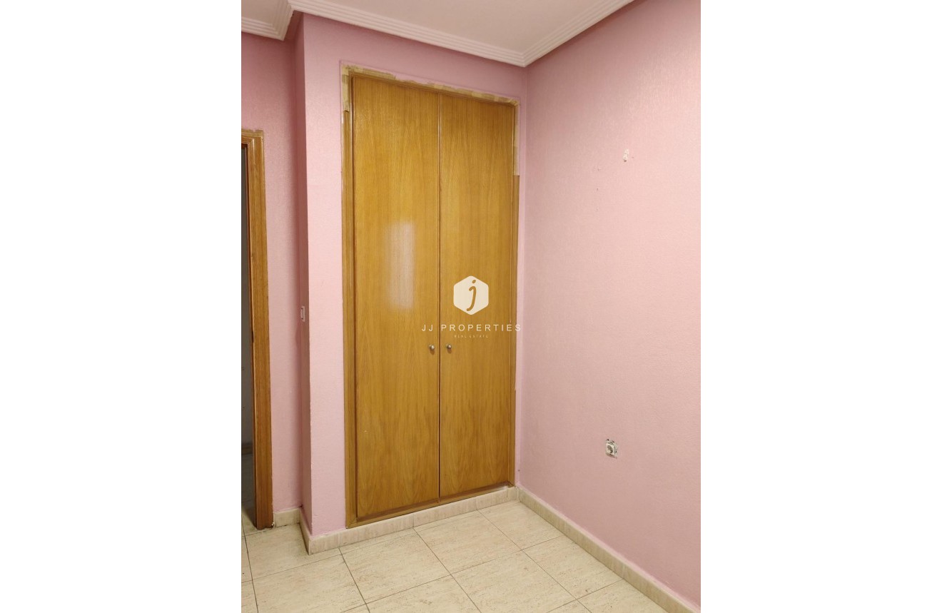 Segunda mano - Apartamento / piso -
Torrevieja - Centro