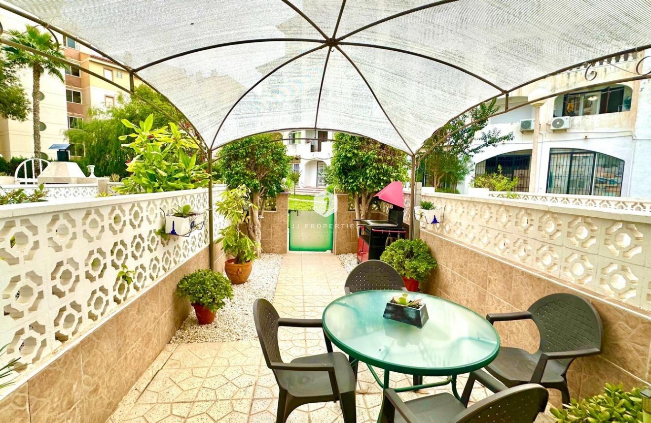 Tweedehands - Appartement / flat -
Torrevieja - Estacion de autobuses