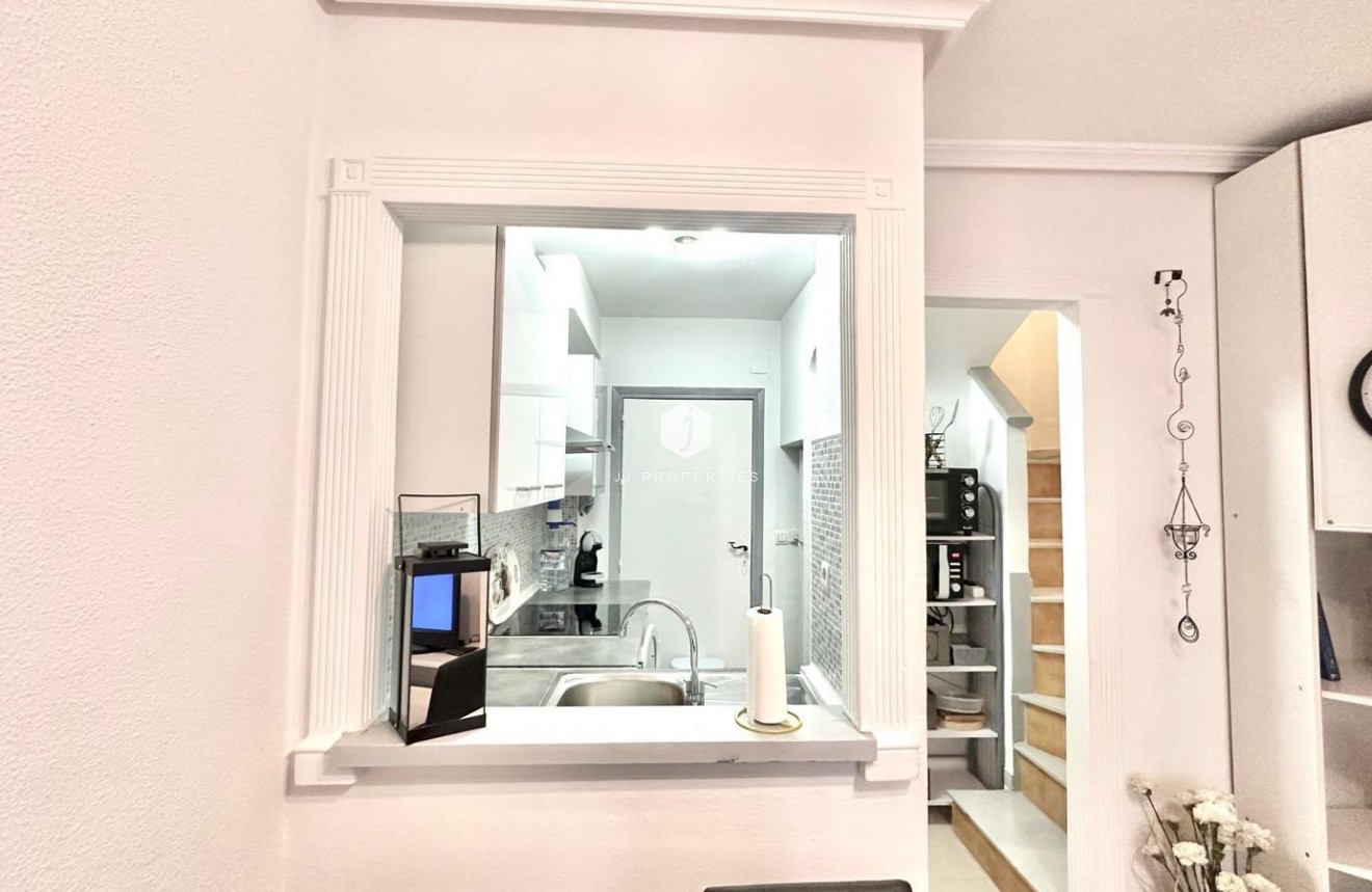 Tweedehands - Appartement / flat -
Torrevieja - Estacion de autobuses