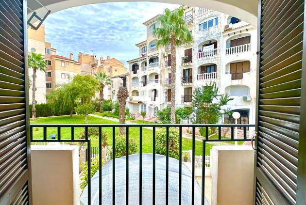 Tweedehands - Appartement / flat -
Torrevieja - Estacion de autobuses