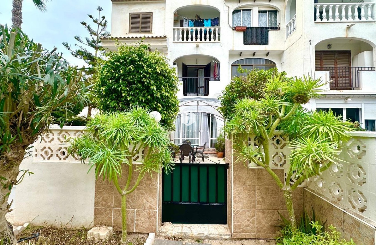 Tweedehands - Appartement / flat -
Torrevieja - Estacion de autobuses