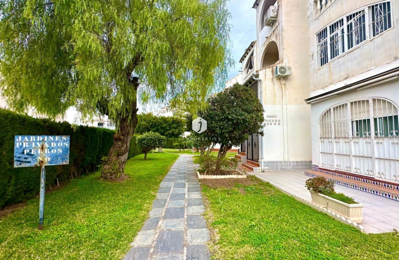 Tweedehands - Appartement / flat -
Torrevieja - Estacion de autobuses