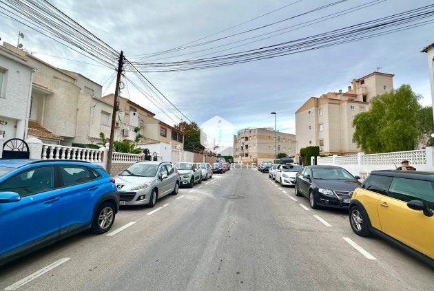 Tweedehands - Appartement / flat -
Torrevieja - Estacion de autobuses