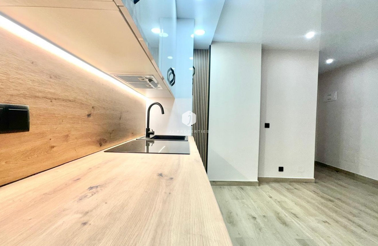 Aus zweiter Hand - Wohnung -
Torrevieja - Centro