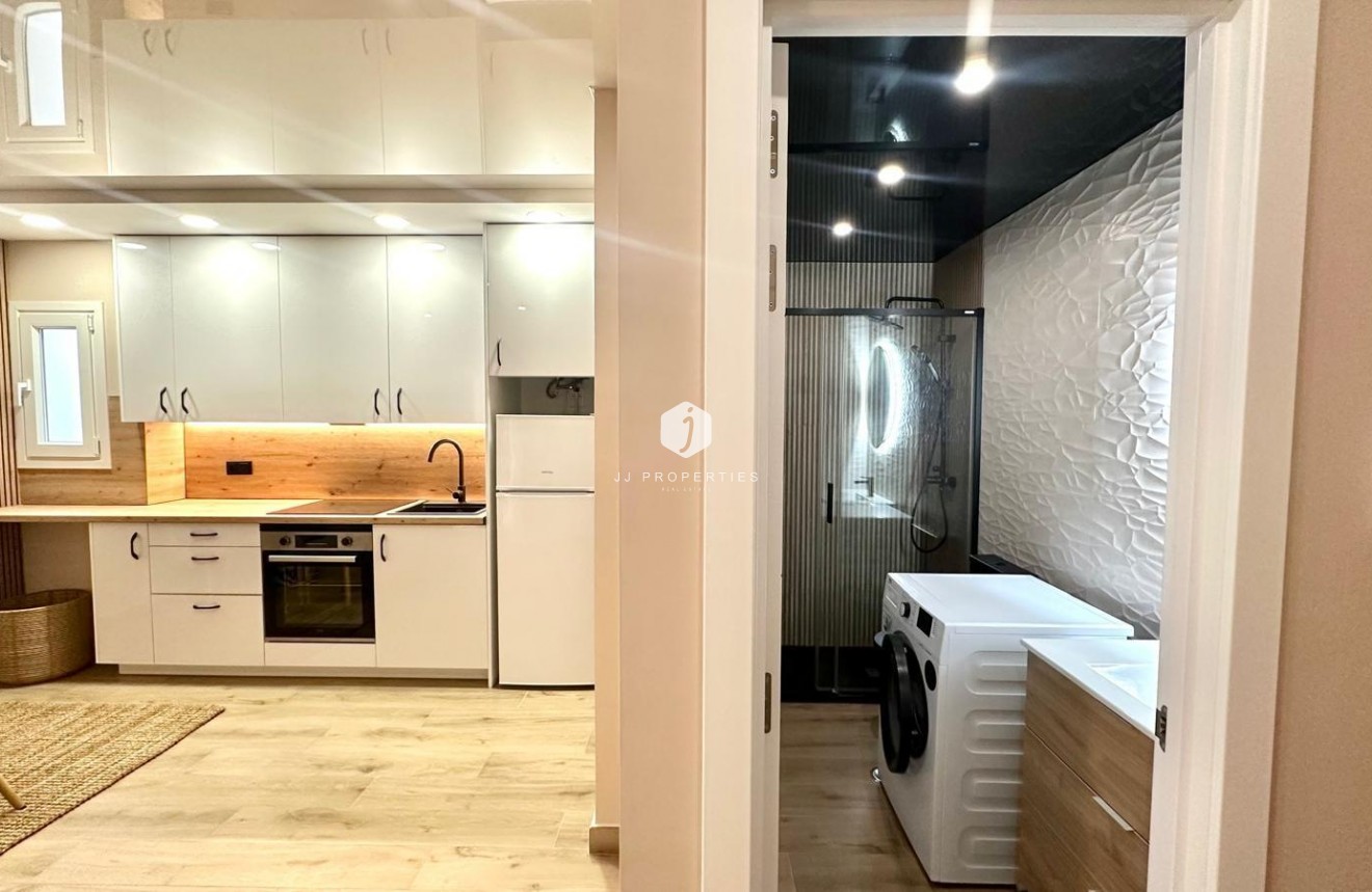 Aus zweiter Hand - Wohnung -
Torrevieja - Centro