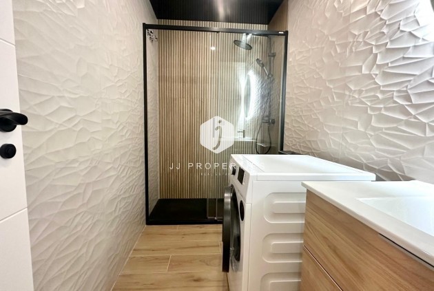 Aus zweiter Hand - Wohnung -
Torrevieja - Centro