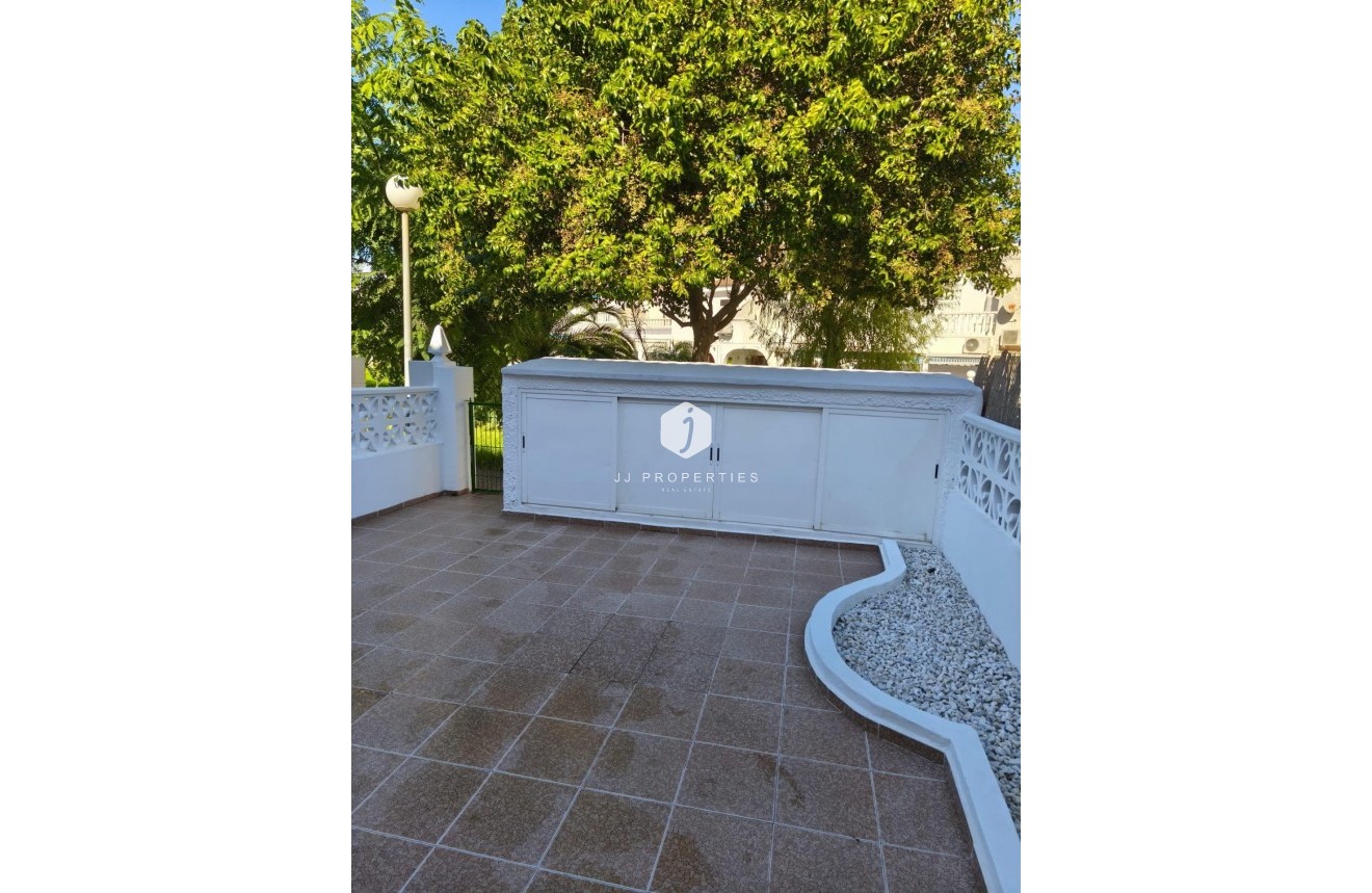 Z drugiej ręki - Szalet -
Torrevieja