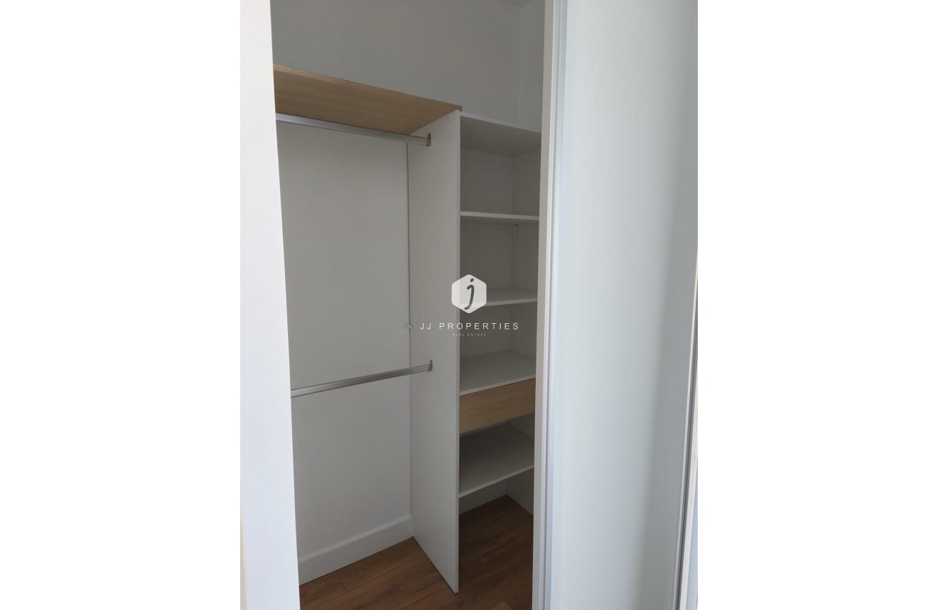 Z drugiej ręki - Szalet -
Torrevieja