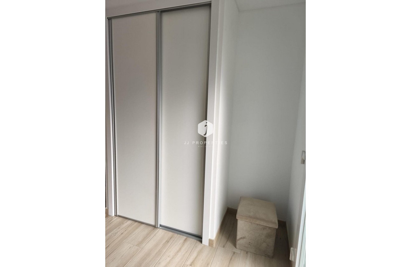 Z drugiej ręki - Szalet -
Torrevieja