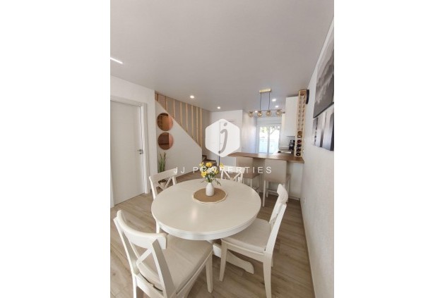 Z drugiej ręki - Szalet -
Torrevieja