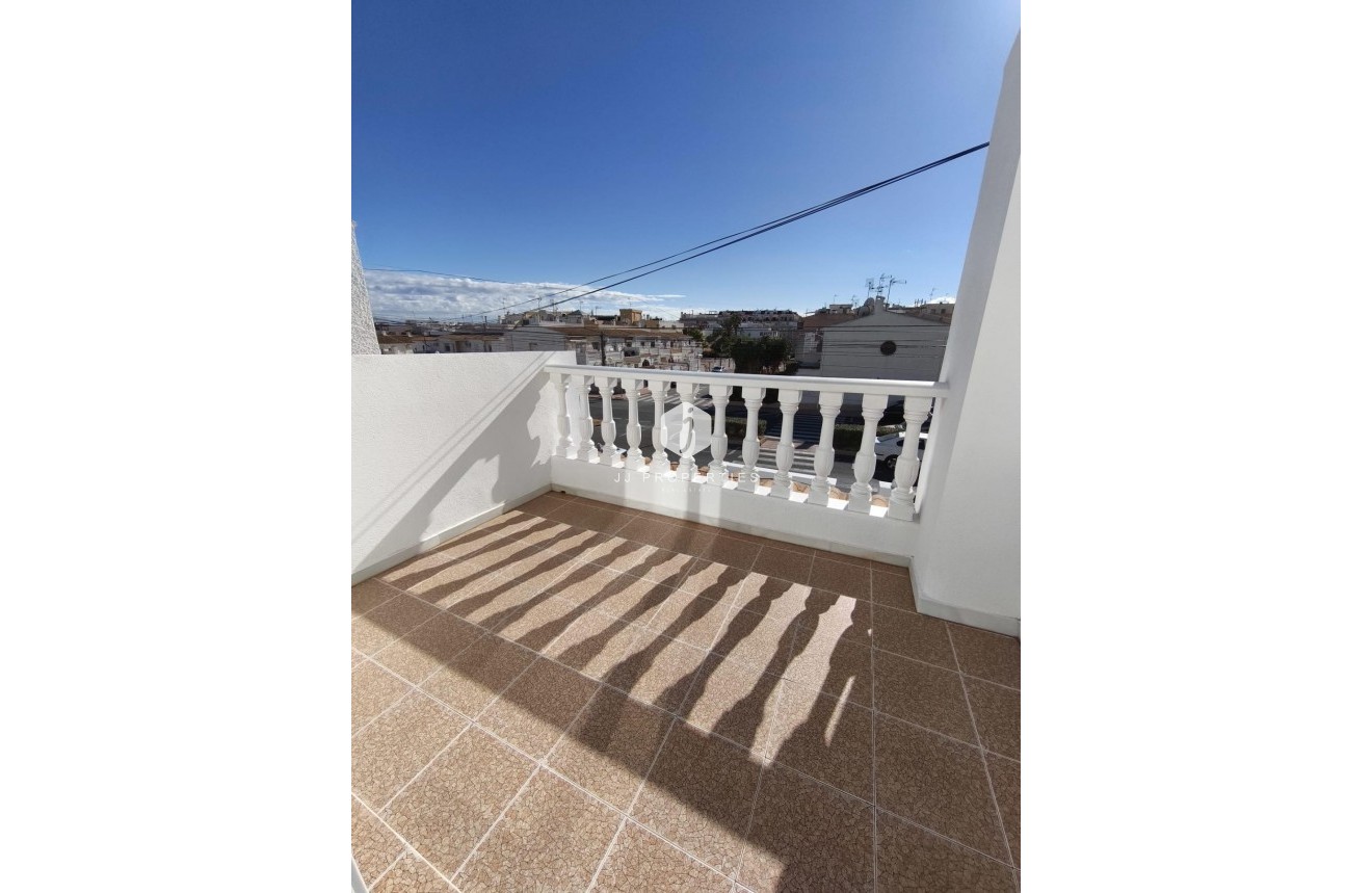 Z drugiej ręki - Szalet -
Torrevieja