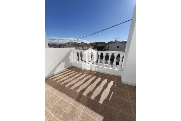 Z drugiej ręki - Szalet -
Torrevieja