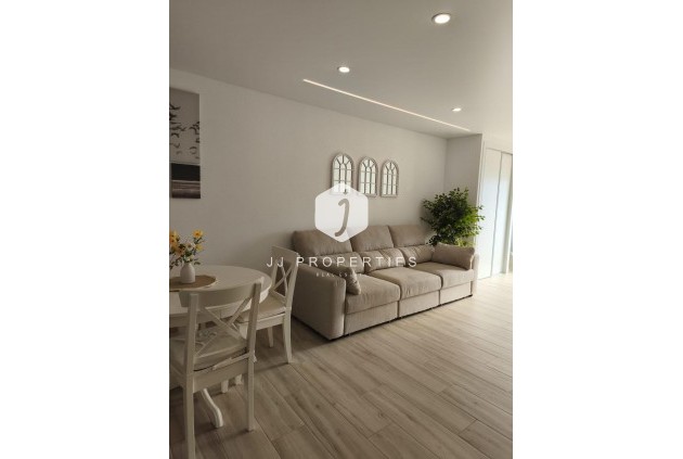 Z drugiej ręki - Szalet -
Torrevieja