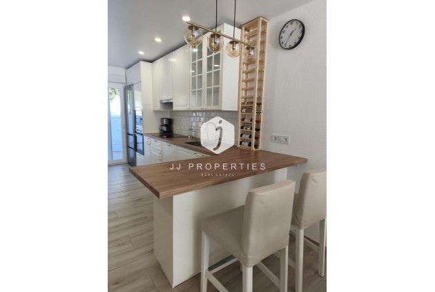 Z drugiej ręki - Szalet -
Torrevieja