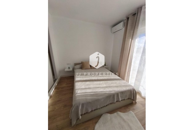 Z drugiej ręki - Szalet -
Torrevieja