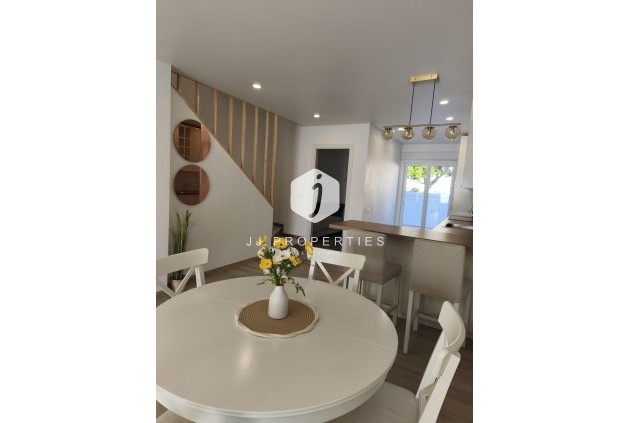 Z drugiej ręki - Szalet -
Torrevieja