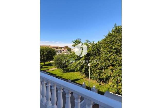 Z drugiej ręki - Szalet -
Torrevieja