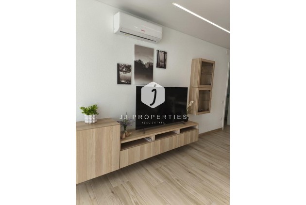 Z drugiej ręki - Szalet -
Torrevieja