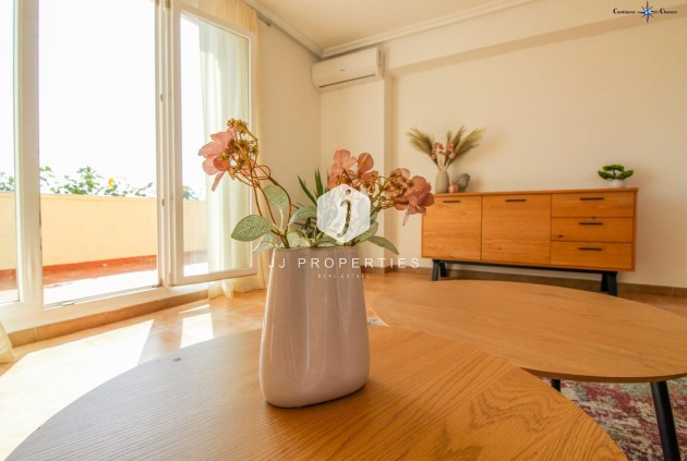 Tweedehands - Penthouse -
Torrevieja - Punta prima