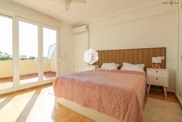 Tweedehands - Penthouse -
Torrevieja - Punta prima