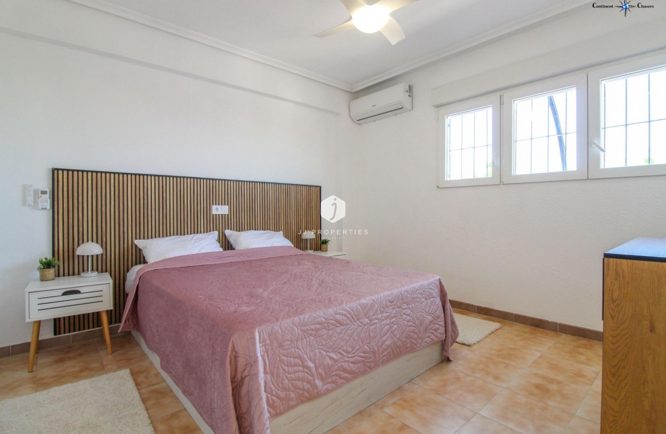 Tweedehands - Penthouse -
Torrevieja - Punta prima