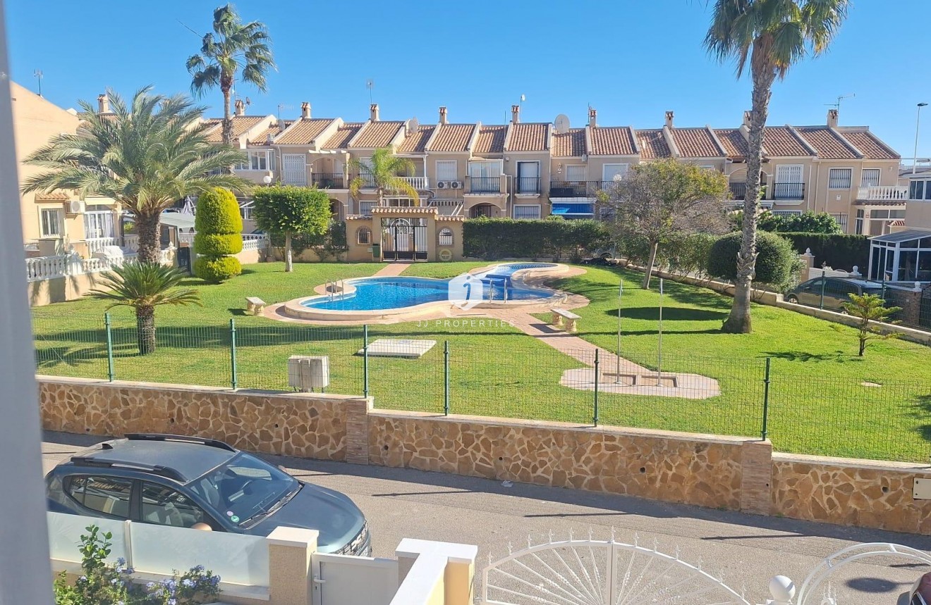 Aus zweiter Hand - Chalet -
Torrevieja - aguas nuevas