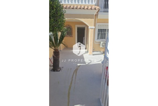 Aus zweiter Hand - Chalet -
Torrevieja - aguas nuevas